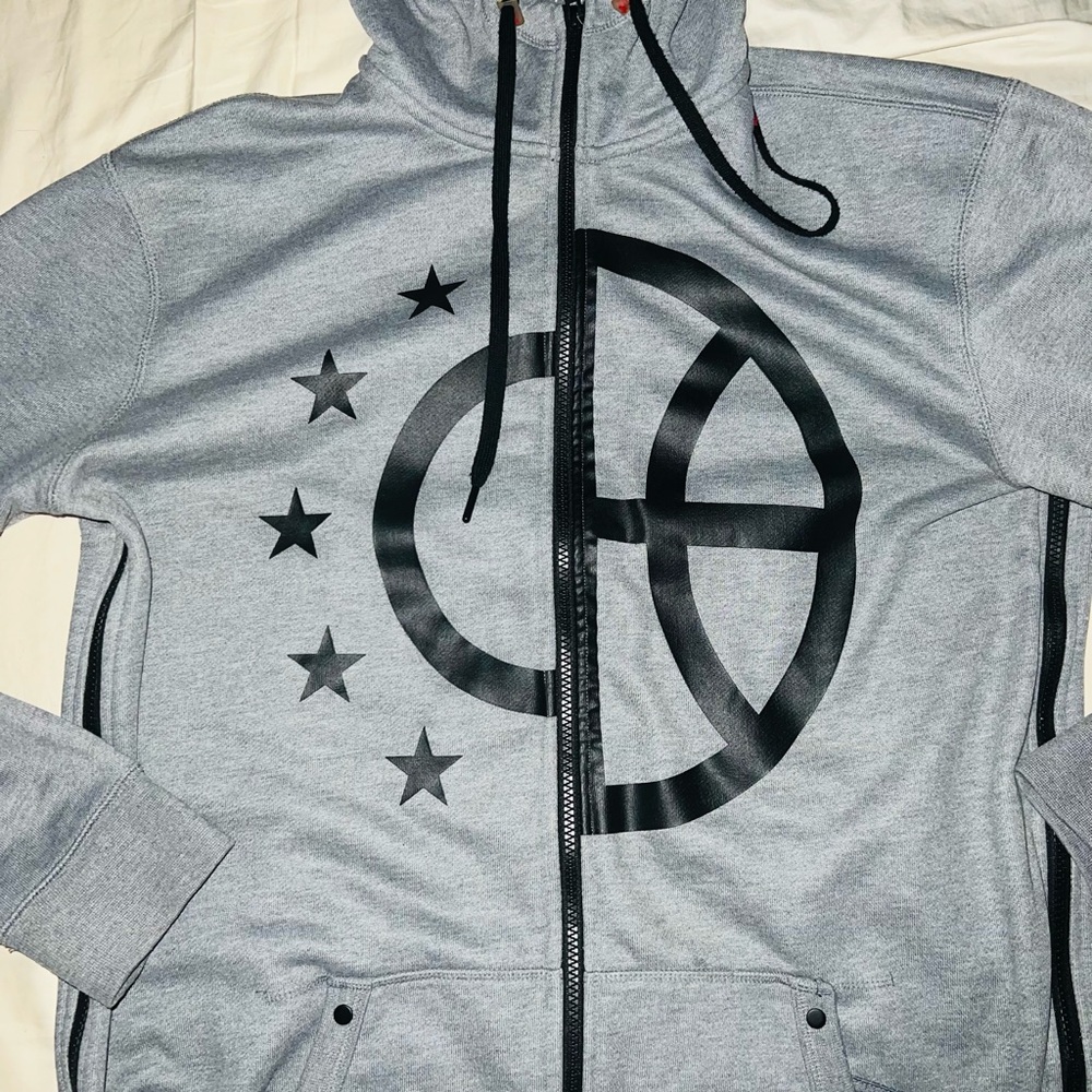 Nike Basketball Hoodie with Black Graphic Design